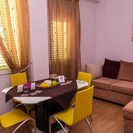 Toti Apartment *
